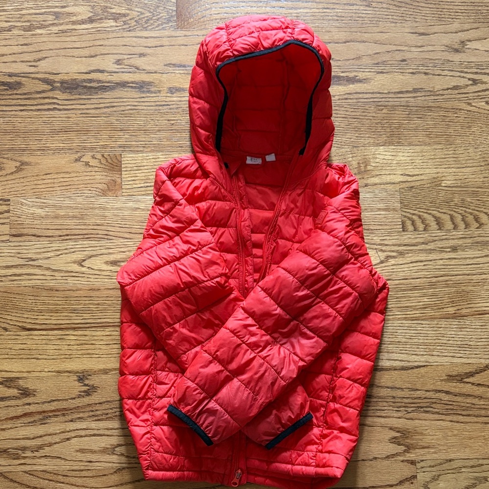 Boys Large, Red Hooded Puffer Jacket- GAP brand

Lightweight